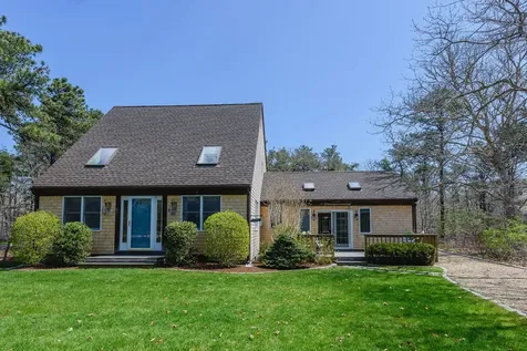21 Vickers Street Edgartown MA 02539