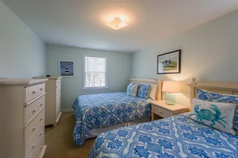 21 Vickers Street Edgartown MA 02539