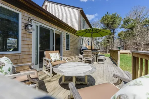 21 Vickers Street Edgartown MA 02539