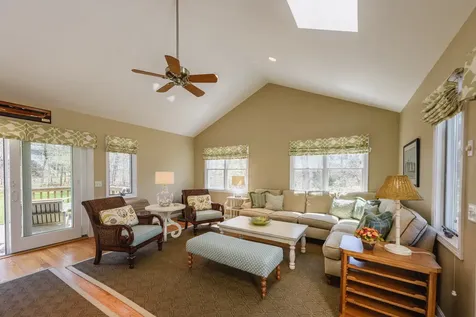21 Vickers Street Edgartown MA 02539