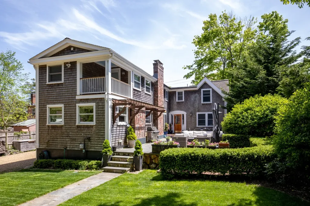 71 State Road Vineyard Haven MA 02568
