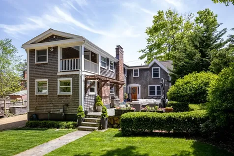 71 State Road Vineyard Haven MA 02568