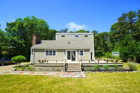 8 Mourning Dove Way Oak Bluffs MA 02557