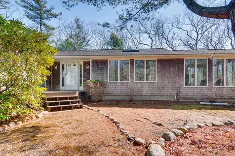 5 Pine Lane West Tisbury MA 02575
