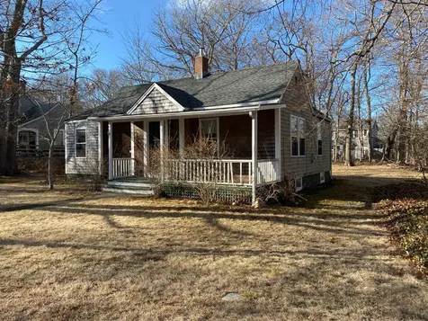 11 Authier Avenue Vineyard Haven MA 02568