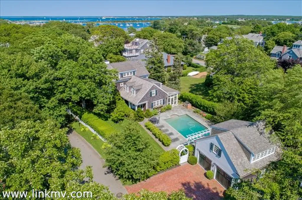115 South Summer Street Edgartown MA 02539