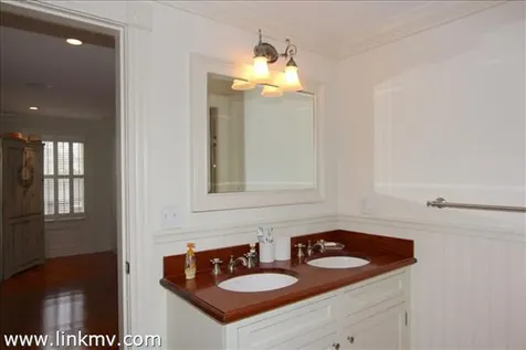 115 South Summer Street Edgartown MA 02539