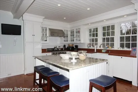 115 South Summer Street Edgartown MA 02539