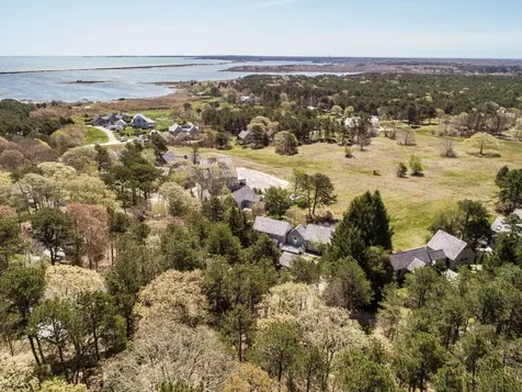 42 Waterview Road Oak Bluffs MA 02557