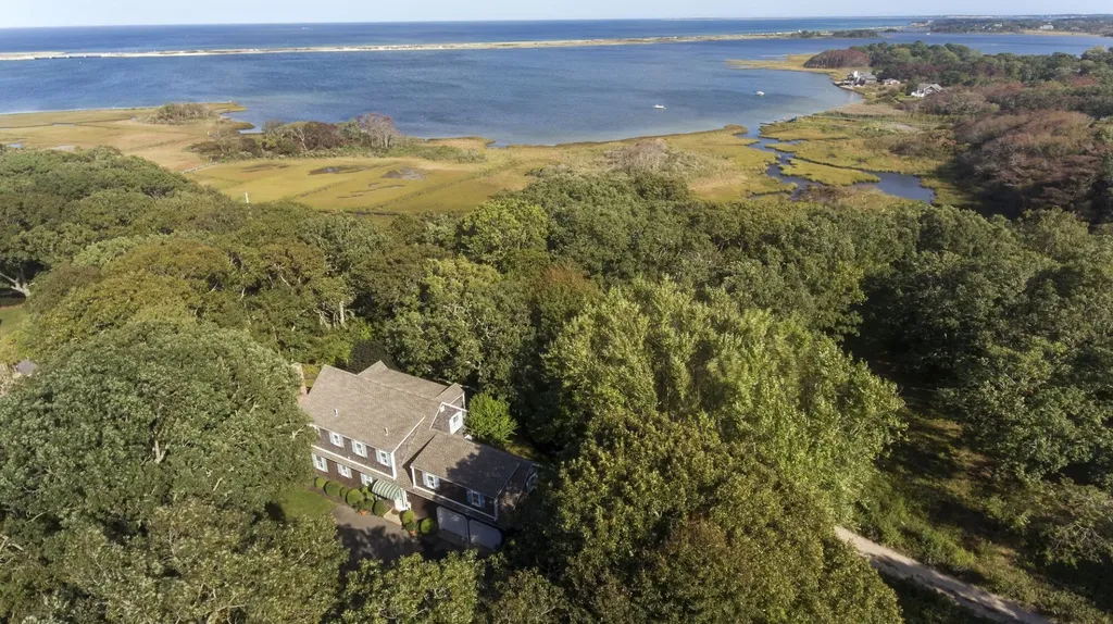 230 The Boulevard Edgartown MA 02539