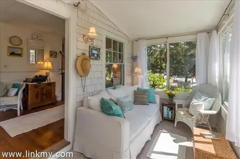 77 Washque Avenue Edgartown MA 02539