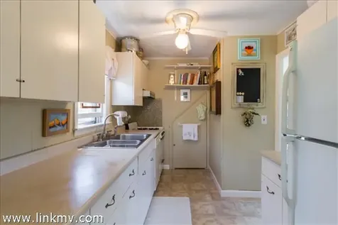 77 Washque Avenue Edgartown MA 02539