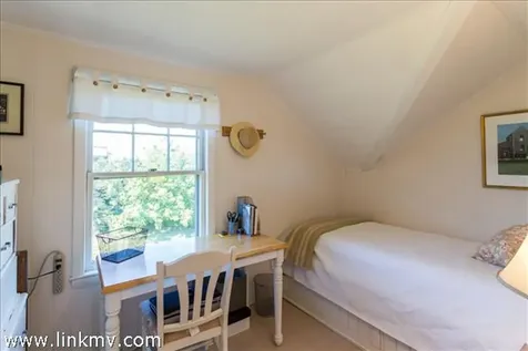 77 Washque Avenue Edgartown MA 02539