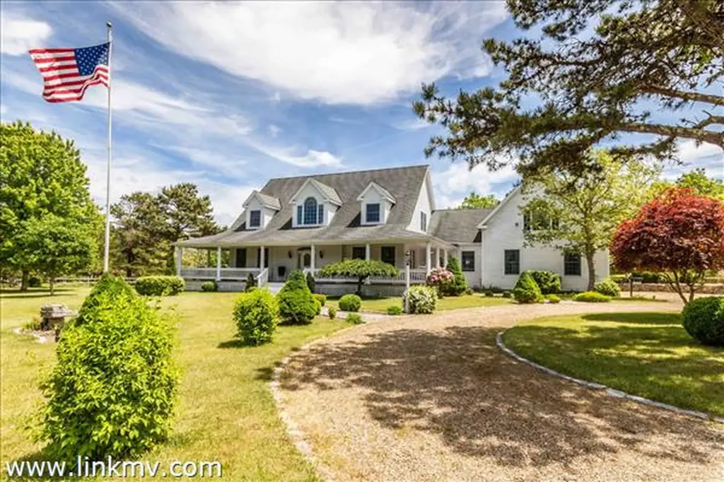 100 Pond Road West Tisbury MA 02575
