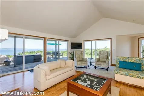 4 Windy Way West Tisbury MA 02575