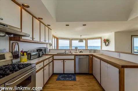4 Windy Way West Tisbury MA 02575
