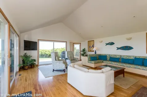 4 Windy Way West Tisbury MA 02575