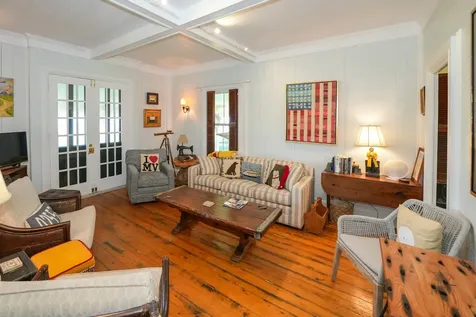 89 Ocean Avenue Oak Bluffs MA 02557