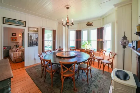 89 Ocean Avenue Oak Bluffs MA 02557
