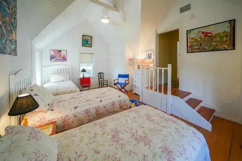 89 Ocean Avenue Oak Bluffs MA 02557