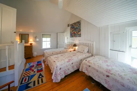 89 Ocean Avenue Oak Bluffs MA 02557