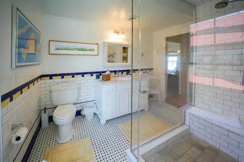 89 Ocean Avenue Oak Bluffs MA 02557