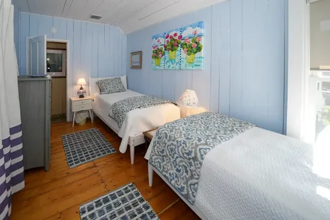 89 Ocean Avenue Oak Bluffs MA 02557