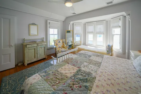 89 Ocean Avenue Oak Bluffs MA 02557