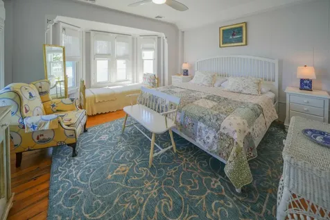 89 Ocean Avenue Oak Bluffs MA 02557