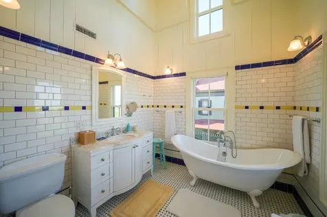 89 Ocean Avenue Oak Bluffs MA 02557