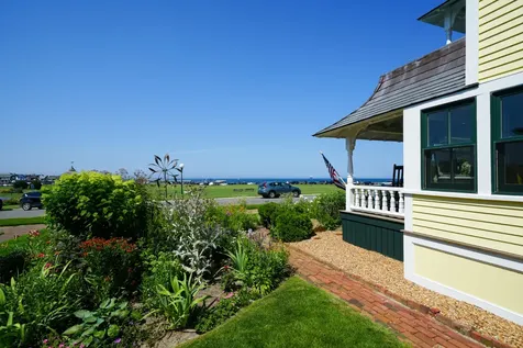 89 Ocean Avenue Oak Bluffs MA 02557