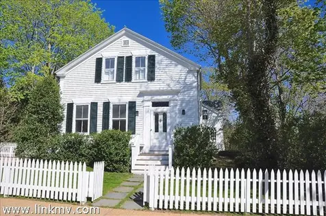 26 William Street Vineyard Haven MA 02568