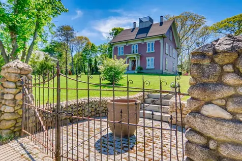 14 Pine Street Vineyard Haven MA 02568