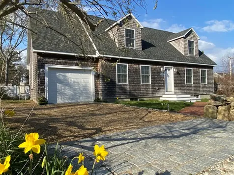 1 Bird Street Oak Bluffs MA 02557