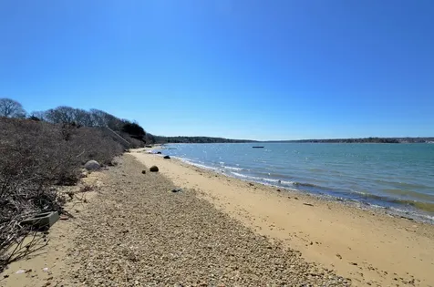 13 Shirley Avenue Oak Bluffs MA 02557