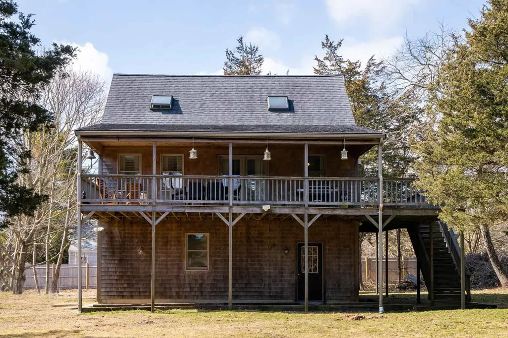 179 Edgartown Vineyard Haven Road Oak Bluffs MA 02557