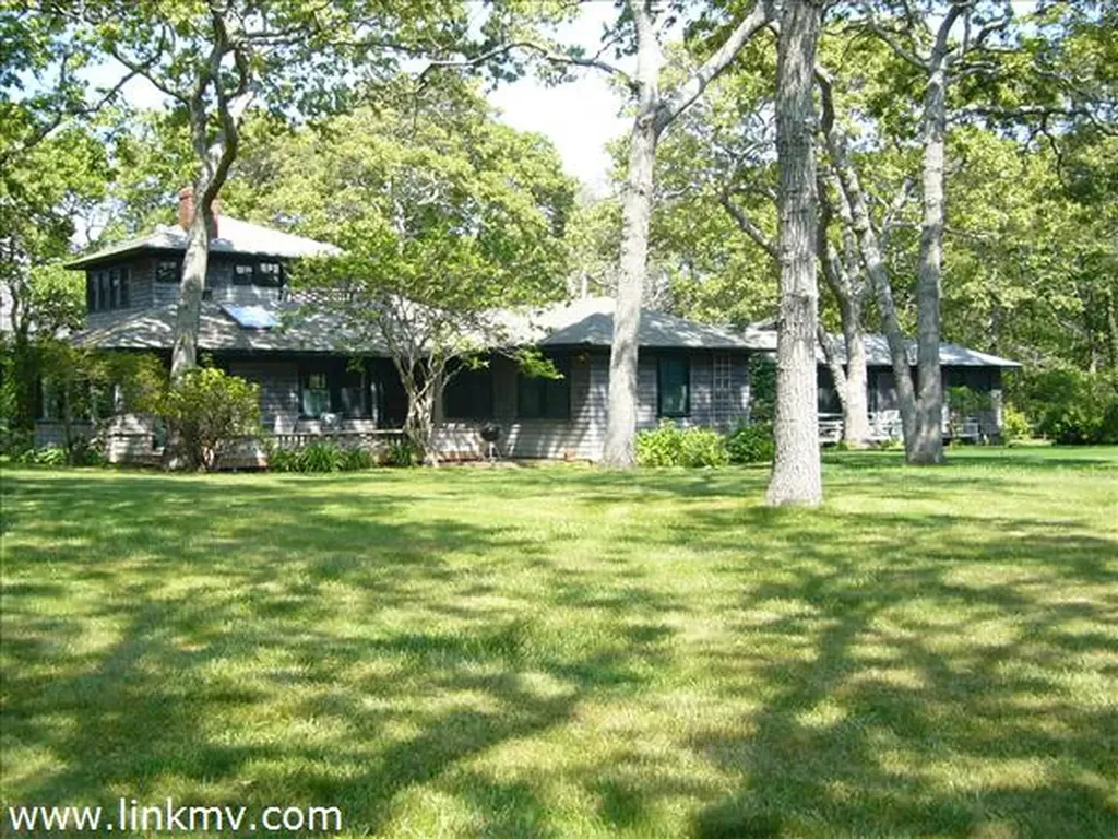 1054 Main Street Vineyard Haven MA 02568