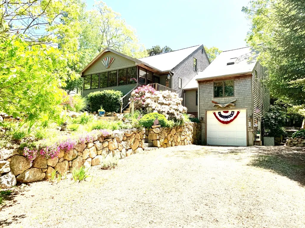 294 Greenwood Avenue Vineyard Haven MA 02568