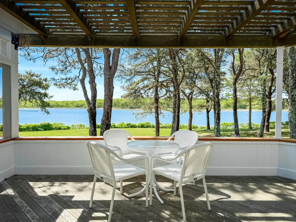 43 Sengekontacket Road Oak Bluffs MA 02557