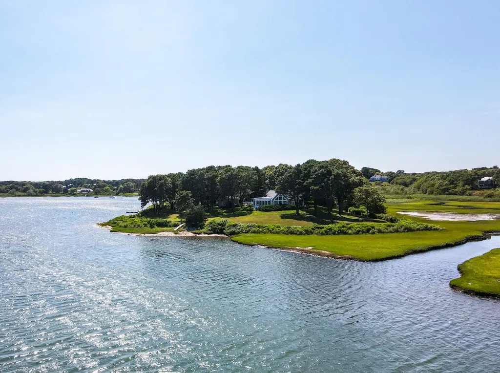 43 Sengekontacket Road Oak Bluffs MA 02557