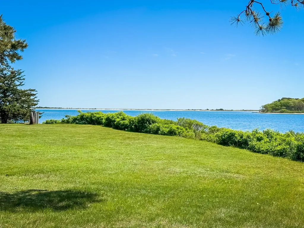 43 Sengekontacket Road Oak Bluffs MA 02557