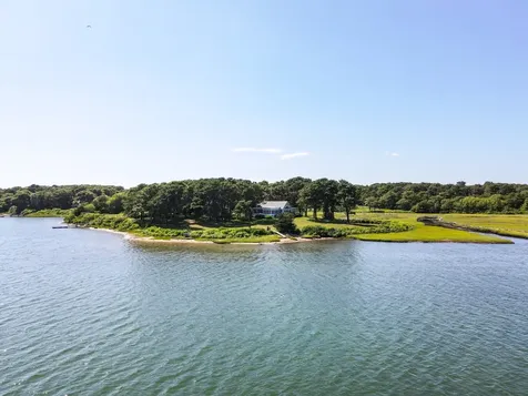 43 Sengekontacket Road Oak Bluffs MA 02557