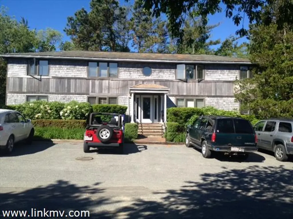 26 Surveyors Lane Vineyard Haven MA 02575