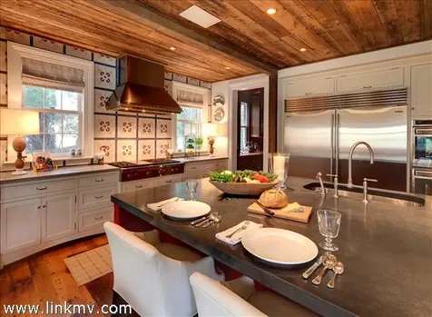 22 Peases Point Way South & 11 Tilton Way Edgartown MA 02539