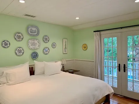 22 Peases Point Way South & 11 Tilton Way Edgartown MA 02539