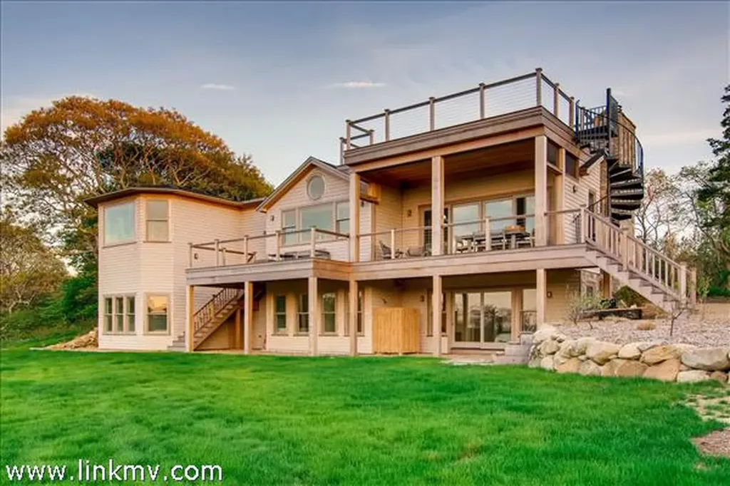 7 Rose Meadow Way Aquinnah MA 02535