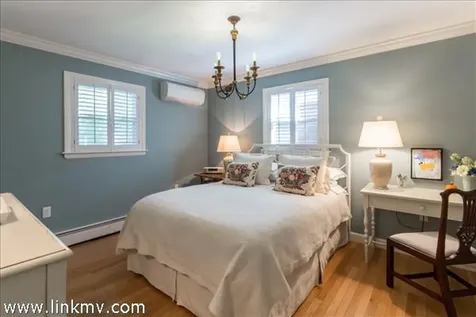 113 West Spring Street Vineyard Haven MA 02568