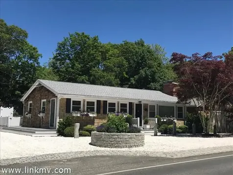 113 West Spring Street Vineyard Haven MA 02568