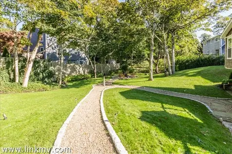 113 West Spring Street Vineyard Haven MA 02568