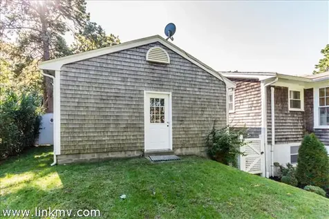 113 West Spring Street Vineyard Haven MA 02568